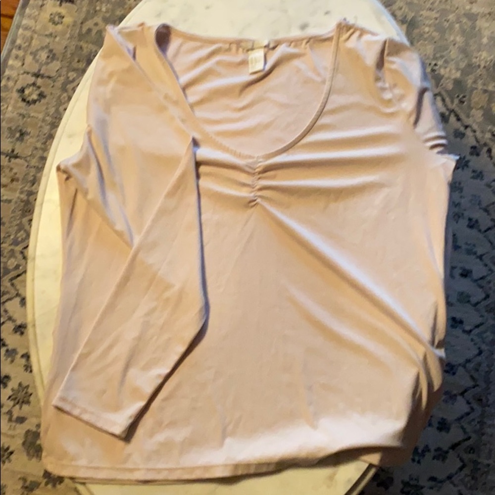Long sleeve light nude shirt with bunch detail